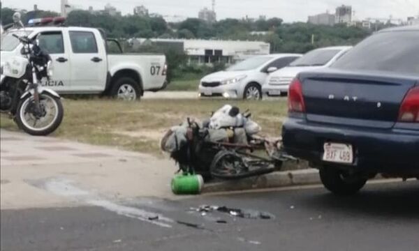 Automovilista atropella al “Doctor Bicicleta” en la Costanera - Nacionales - ABC Color