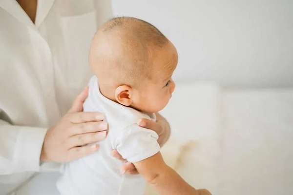 Diario HOY | Leche materna y de fórmula: cuándo es necesario sacar el aire (eructo) del bebé