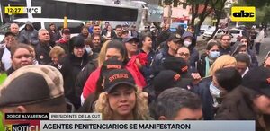 Si no se paga bonificación familiar, guardiacárceles irán a huelga  - Nacionales - ABC Color