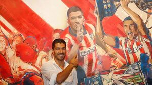 Luis Suárez deja su huella en el museo del Atlético