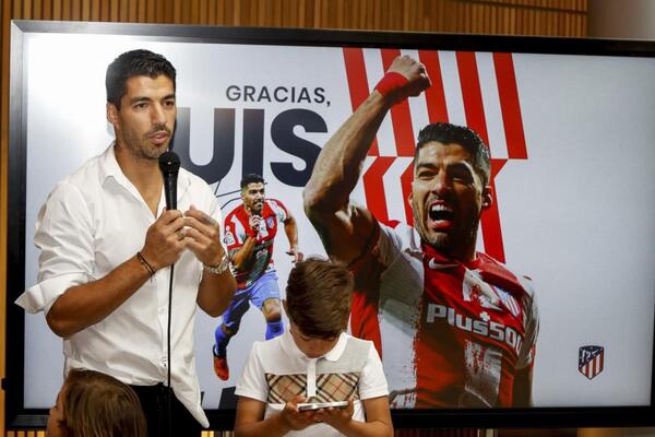 Luis Suárez deja su huella en el museo del Atlético - El Independiente