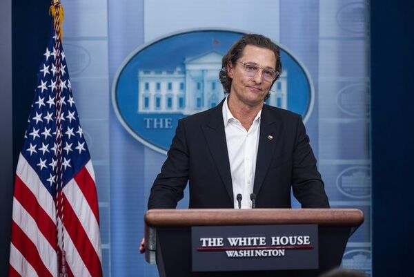 El apasionado discurso de Matthew McConaughey para pedir límites a las armas - Mundo - ABC Color