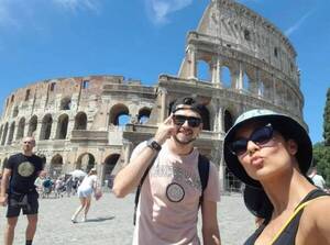 Crónica / ¡Por fin de vacaciones! Iniciaron con un paseo romántico por Roma