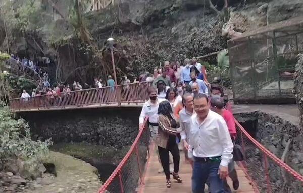 México: puente colgante se vino abajo durante su reinauguración