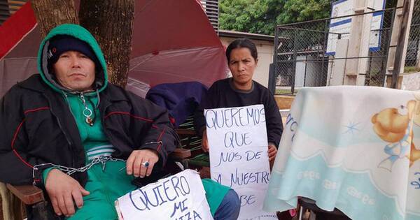 La Nación / Pareja exige que les devuelvan bebé que fue arrebatada al nacer en el Hospital de Pdte. Franco