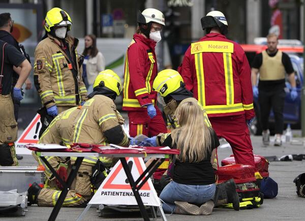 Arrollamiento a peatones deja 1 muerto y 8 heridos en Berlín | 1000 Noticias