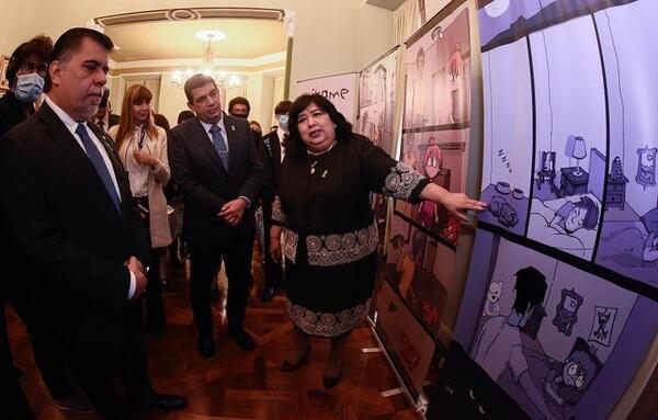 Ejecutivo presenta historieta “Mírame” para que familias hablen sobre abuso sexual