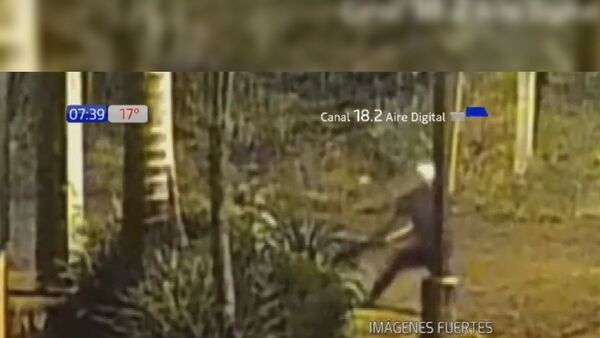 Video fuerte: Así arrastró a su pareja del pelo por el empedrado