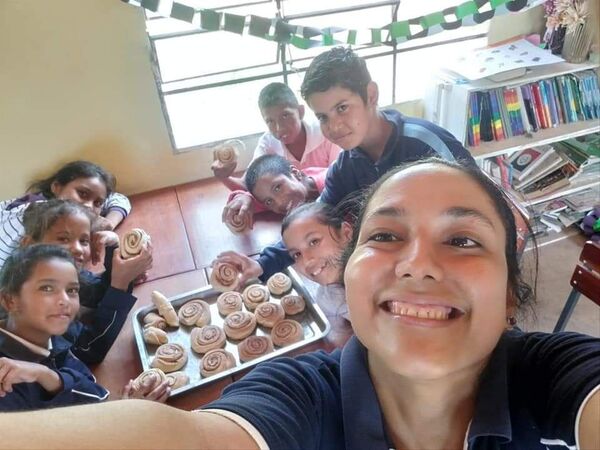 Maestra de escuela indígena es reconocida como docente inspiradora