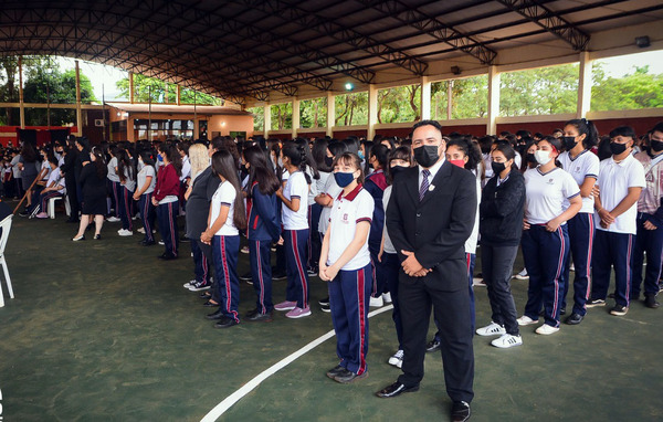 El 94% de las instituciones educativas continúa con las clases presenciales - La Clave