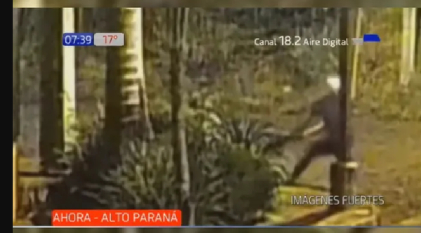 Diario HOY | VIDEO| Cobarde arrastró varios metros a su pareja tras golpearla brutalmente