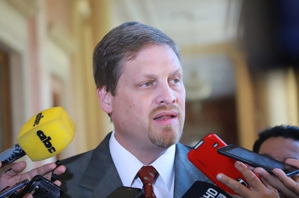 Chase retruca a "Nenecho" alegando que inició la campaña de su esposa y que la comuna les debe más - Megacadena — Últimas Noticias de Paraguay