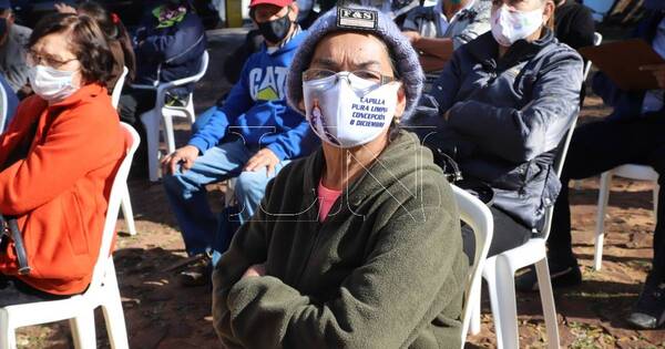 La Nación / Realizan asistencia gratuita en salud a adultos mayores en el parque Carlos A. López