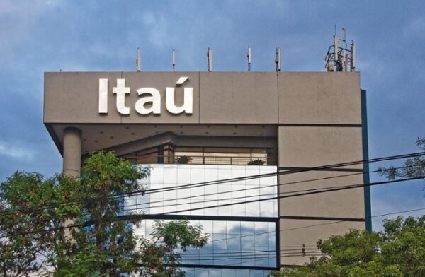 Gerente de Itaú confirma operaciones fraudulentas de hasta G. 30 millones