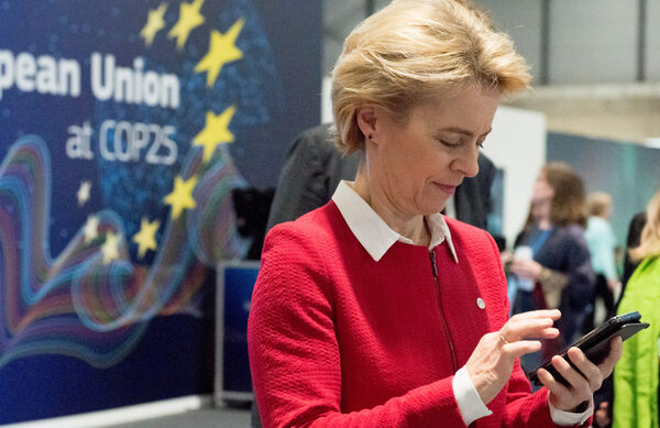 Llevando la estupidez a un nuevo nivel: La UE exigirá un 40% de mujeres en los puestos de dirección de las grandes empresas