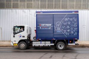 Cervepar apuesta a la energía renovable incorporando camiones 100% eléctricos para distribución de productos - MarketData