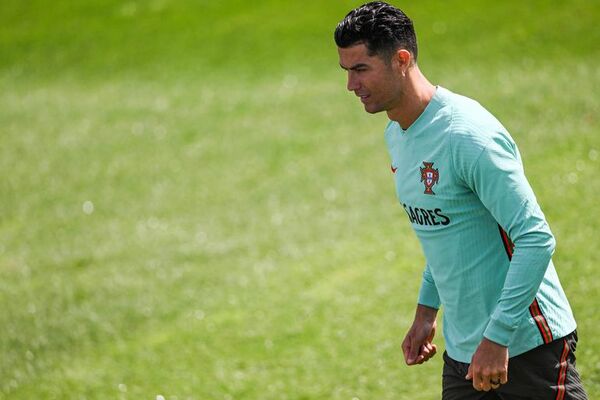 Fernando Santos dice que “difícilmente” alguien podrá sustituir a Cristiano - Fútbol Internacional - ABC Color