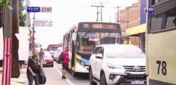 Diario HOY | Video: policía "velocista" persigue y atrapa a ladrón que robó a pasajera de bus