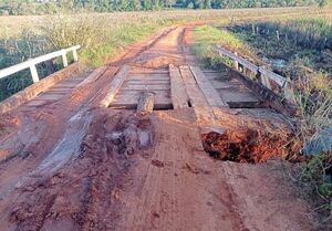 Pobladores exigen reparación de puente en San Juan Nepomuceno - Nacionales - ABC Color