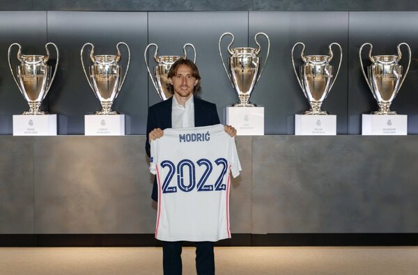 Luka Modric renueva por una temporada más con el Real Madrid