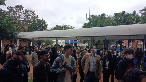 Diario HOY | Realizan feria de empleos y pasantías en la FP-UNA