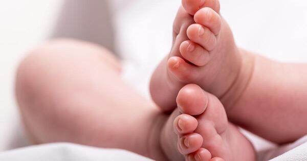 Muerte de bebé tratado por médico naturalista es abuso infantil, dice pediatra