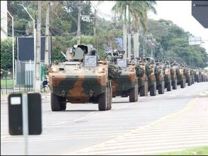 Tropas mecanizadas de Brasil se movilizan en la Triple Frontera - Noticde.com