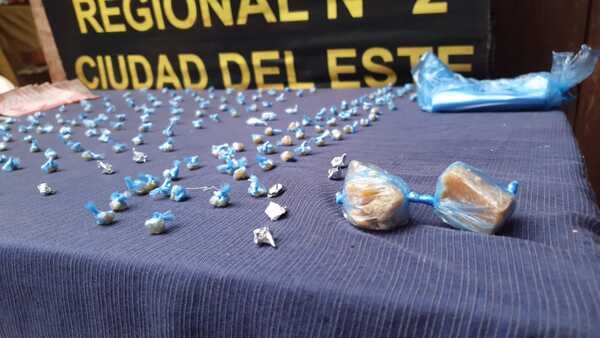 Diario HOY | En un allanamiento detienen a dos microtraficantes de drogas