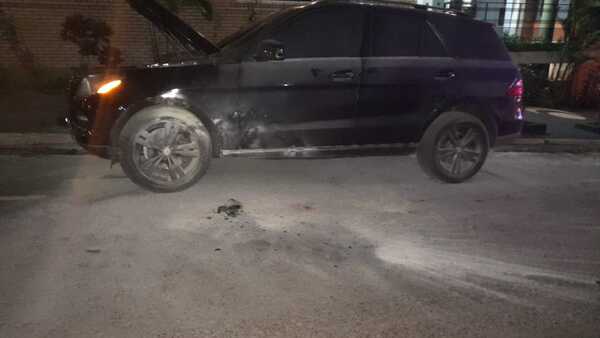 Encarnación: Lanzaron bomba molotov contra un vehículo en aparente acto de amedrentamiento - Megacadena — Últimas Noticias de Paraguay