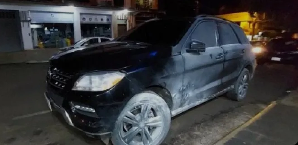 Desconocidos atacan con bomba molotov una camioneta en Encarnación - Noticiero Paraguay