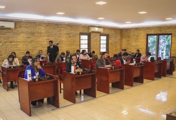 Junta Municipal de CDE aprueba adjudicación para compra de insumos para planta asfáltica - La Clave