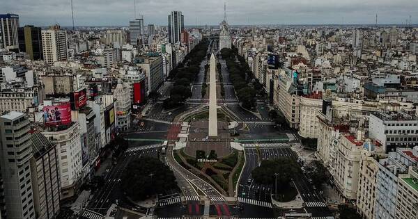 La Nación / Argentina pasa primera evaluación del FMI y aguarda desembolso de US$ 4.000 millones