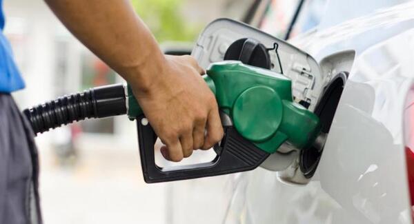 Ejecutivo prorroga hasta el 30 de junio la reducción del impuesto por importación de combustibles