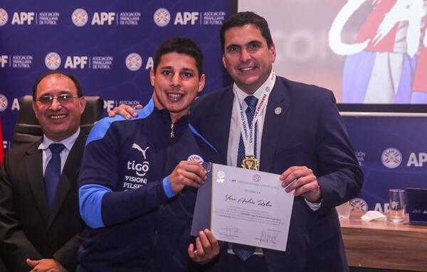 Los campeones de América de Fútbol de Playa, fueron homenajeados por al APF