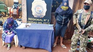 Abuela y nieto detenidos por vender drogas