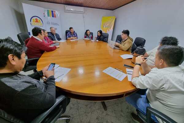 Mitic presenta plan de capacitación para fortalecer la comunicación de Mariscal Estigarribia - .::Agencia IP::.