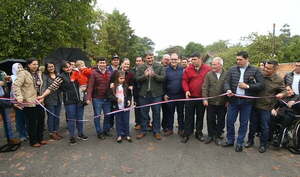 Intendente inaugura empedrado en Villa Azucena - Noticiero Paraguay