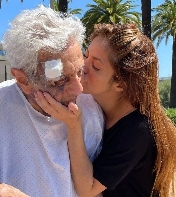 ¡Mirá el conmovedor video de Shakira junto a su padre de 90 años! - Gente - ABC Color