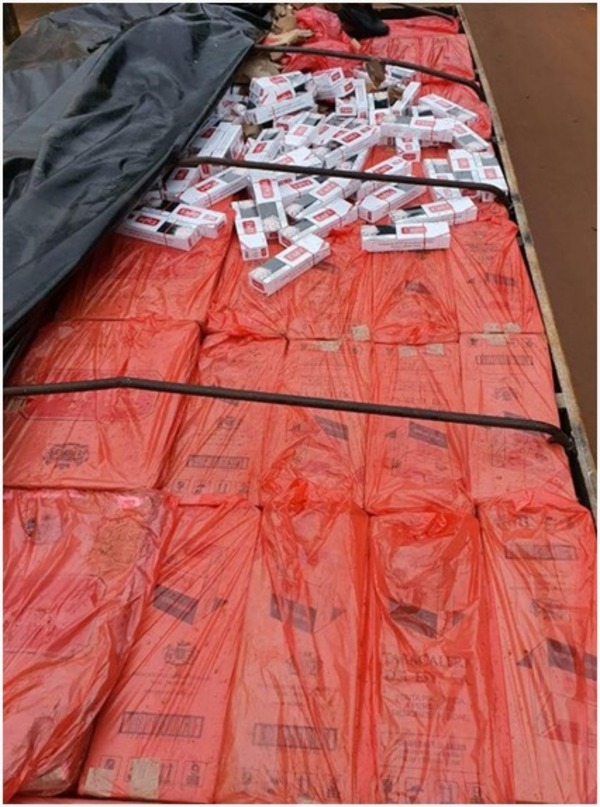 Detienen a policías brasileros en operativo contra contrabando de cigarrillos desde Paraguay | 1000 Noticias