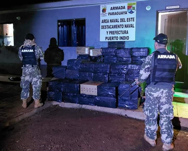 La Armada Paraguaya incautó 100.000 cajas de cigarrillos en Alto Paraná - Radio Positiva