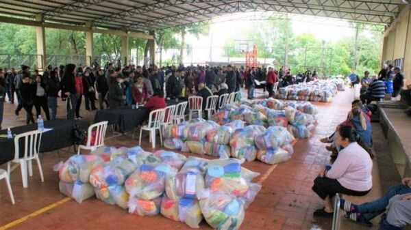 Familias relocalizadas reciben kits de víveres de Yacyreta