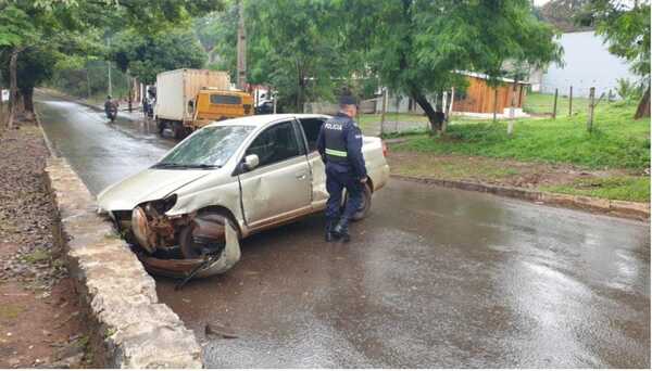 Robó 10 mil´i y al huir reventó su vehículo