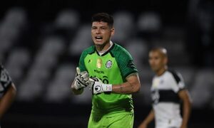 Después del susu´a, arquero de Olimpia fué picado ahora,por una araña