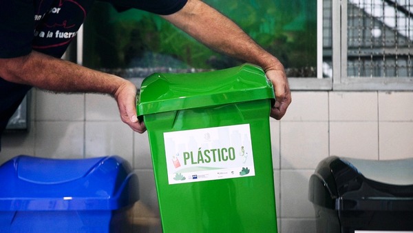 El Salesianito es el primer colegio del país en utilizar una prensa de basura para reciclaje •