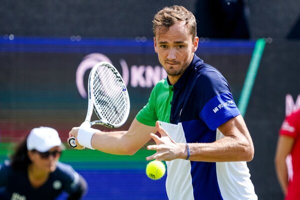 Diario HOY | Medvedev, vetado de Wimbledon, comienza con triunfo la gira de césped