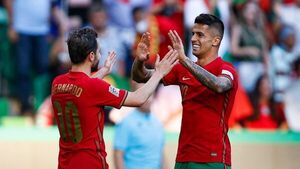 Bernardo Silva marca el camino a Portugal