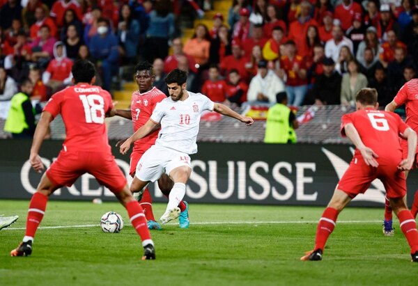 España derrota a Suiza y logra su primer triunfo en la Nations League