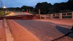 Levantarán puente de metal para reemplazar al caído por temblor en Capiatá | 1000 Noticias
