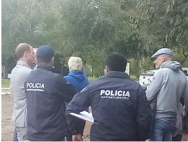 Se entrega la pareja de alemanes con las dos niñas retenidas - ADN Digital