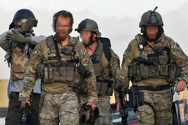 El Reino Unido pide por la vida de dos mercenarios británicos condenados a muerte en Rusia ¿Qué dicen las leyes de la guerra?